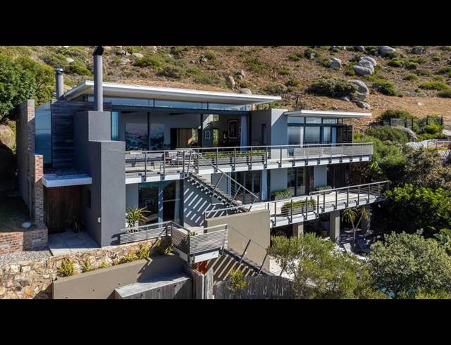 4 BEDROOM HOUSE FOR SALE IN LLANDUDNO